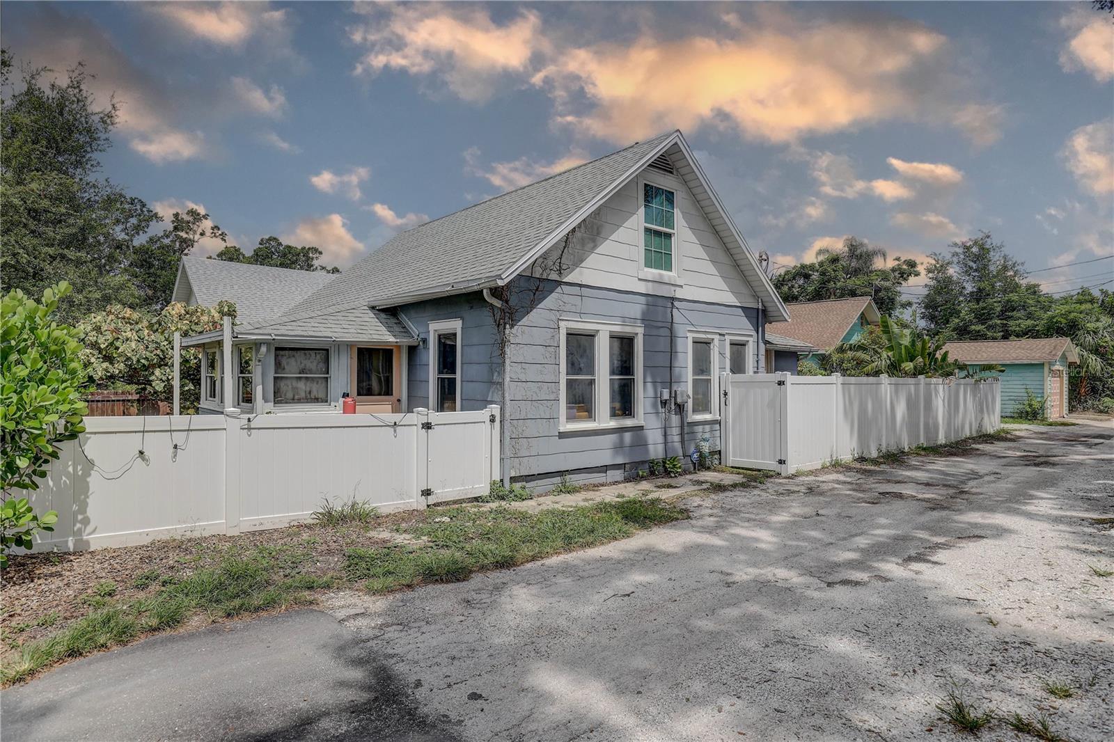 Details for 783 30th Avenue N, ST PETERSBURG, FL 33704