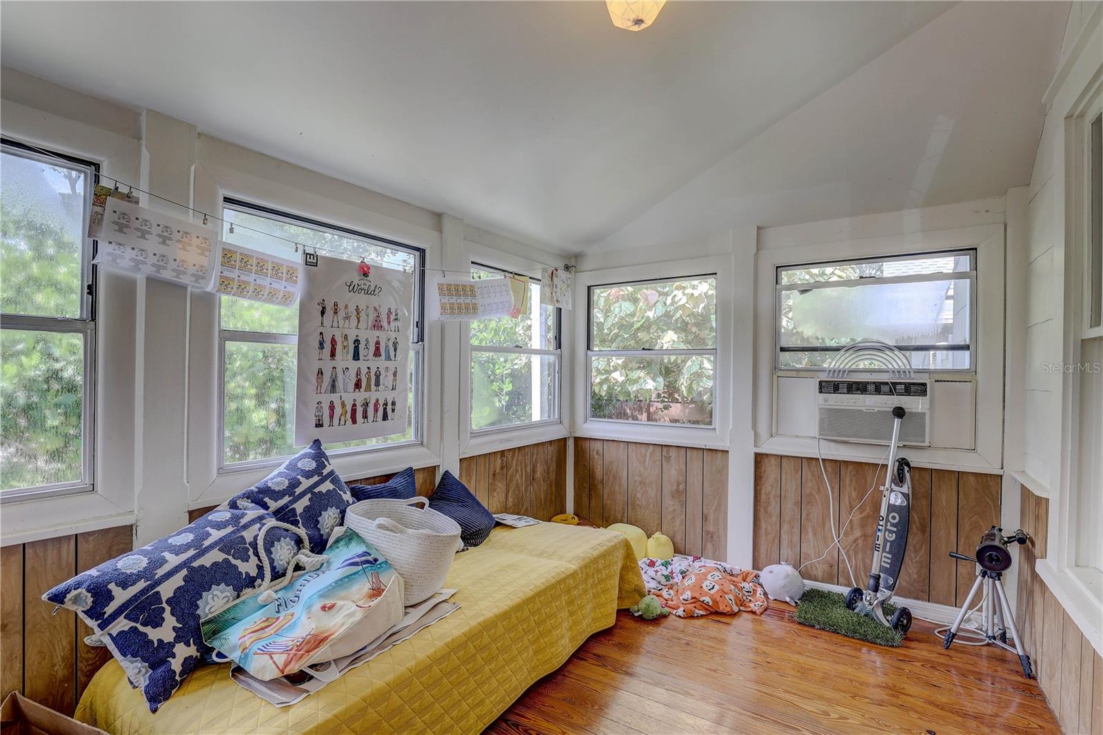 Image 15 of 53 For 783 30th Avenue N