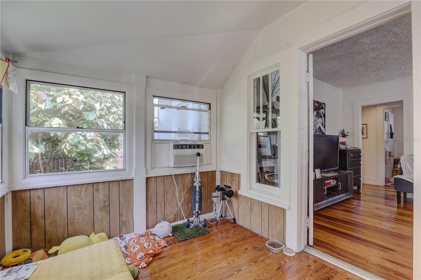 Image 17 of 53 For 783 30th Avenue N
