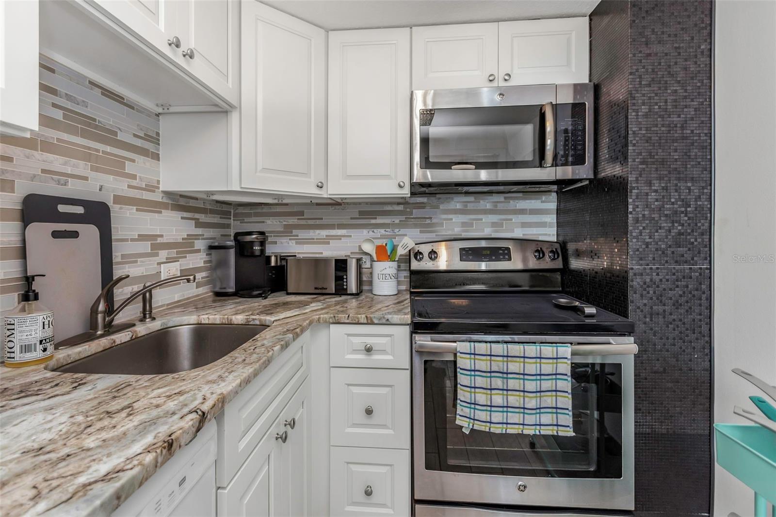 Image 23 of 32 For 4015 Bayshore Boulevard 11a