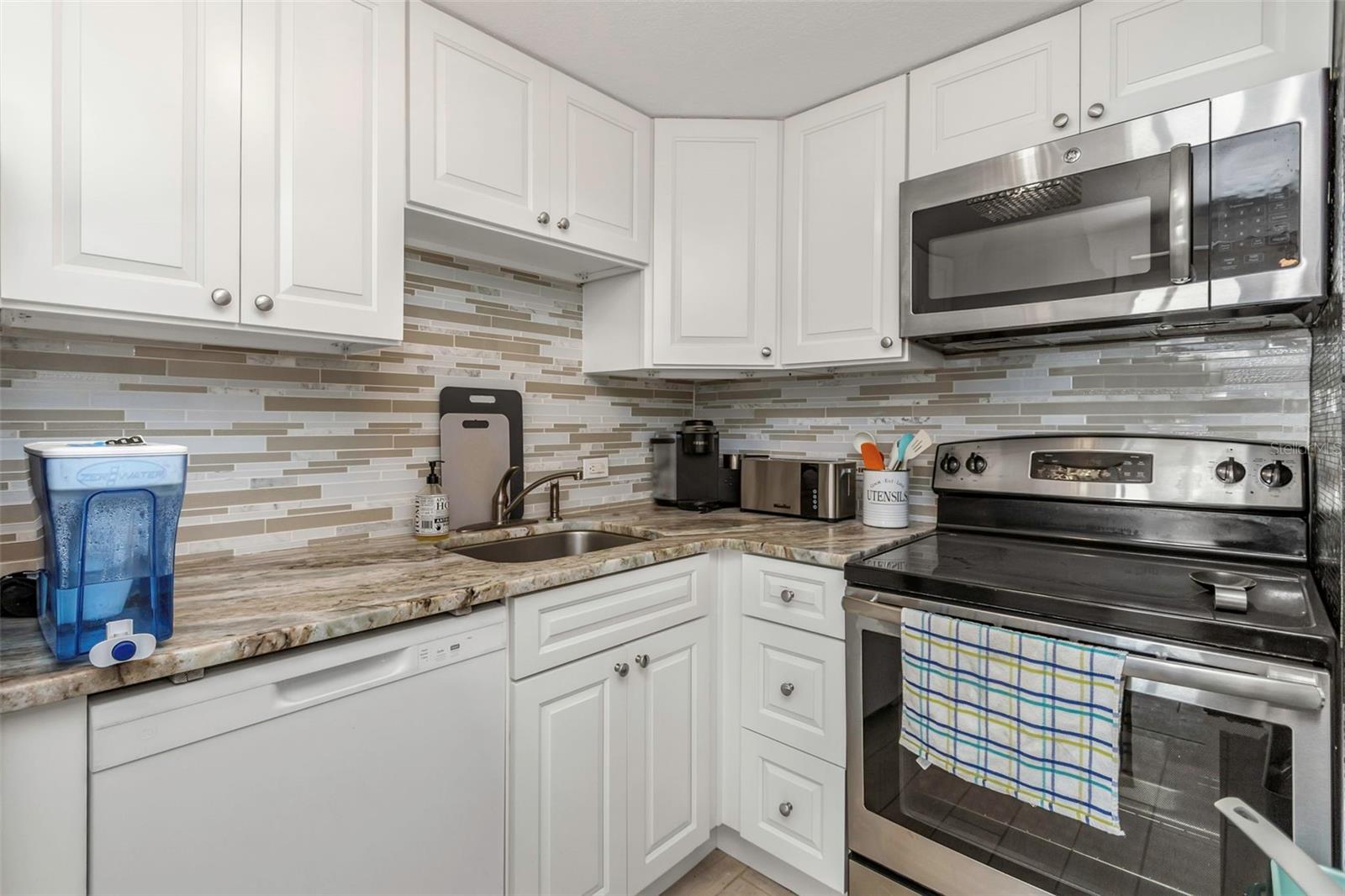Image 25 of 32 For 4015 Bayshore Boulevard 11a