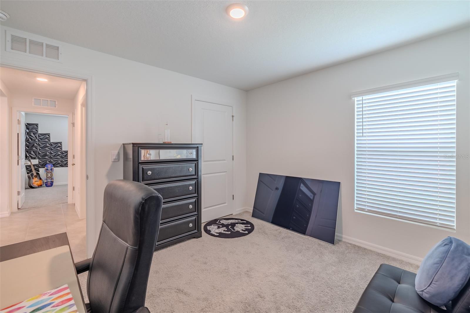 Listing photo id 9 for 802 Ace Outlaw Avenue