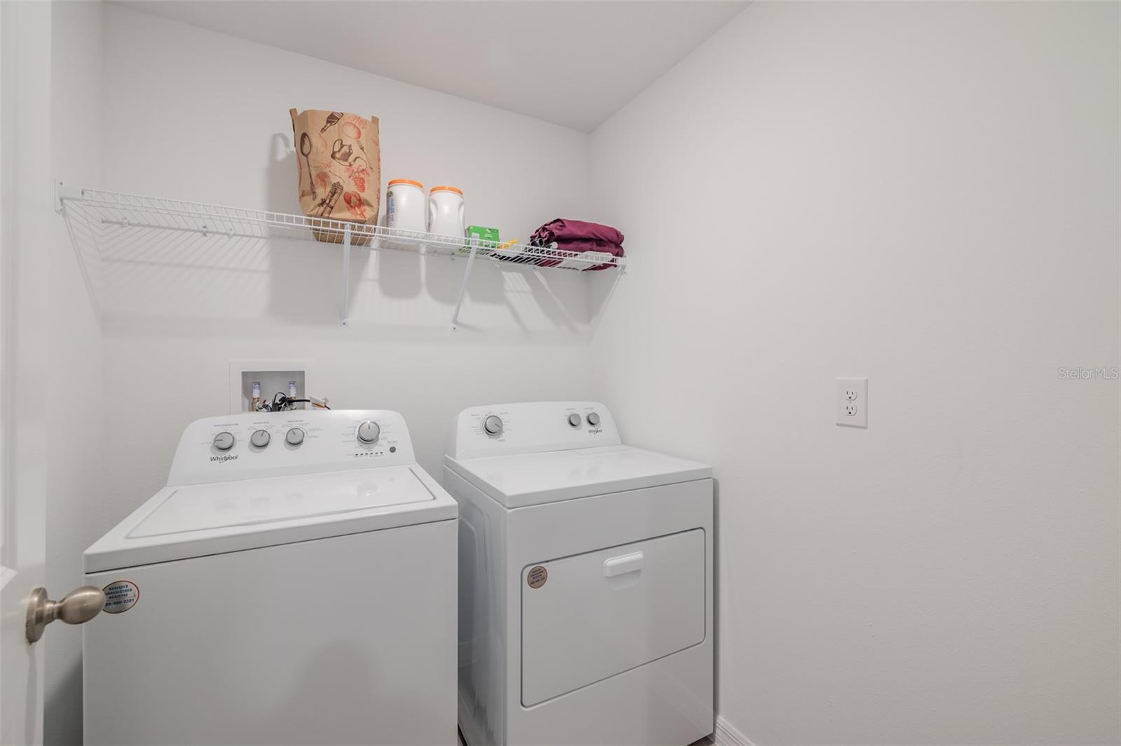 Listing photo id 10 for 802 Ace Outlaw Avenue