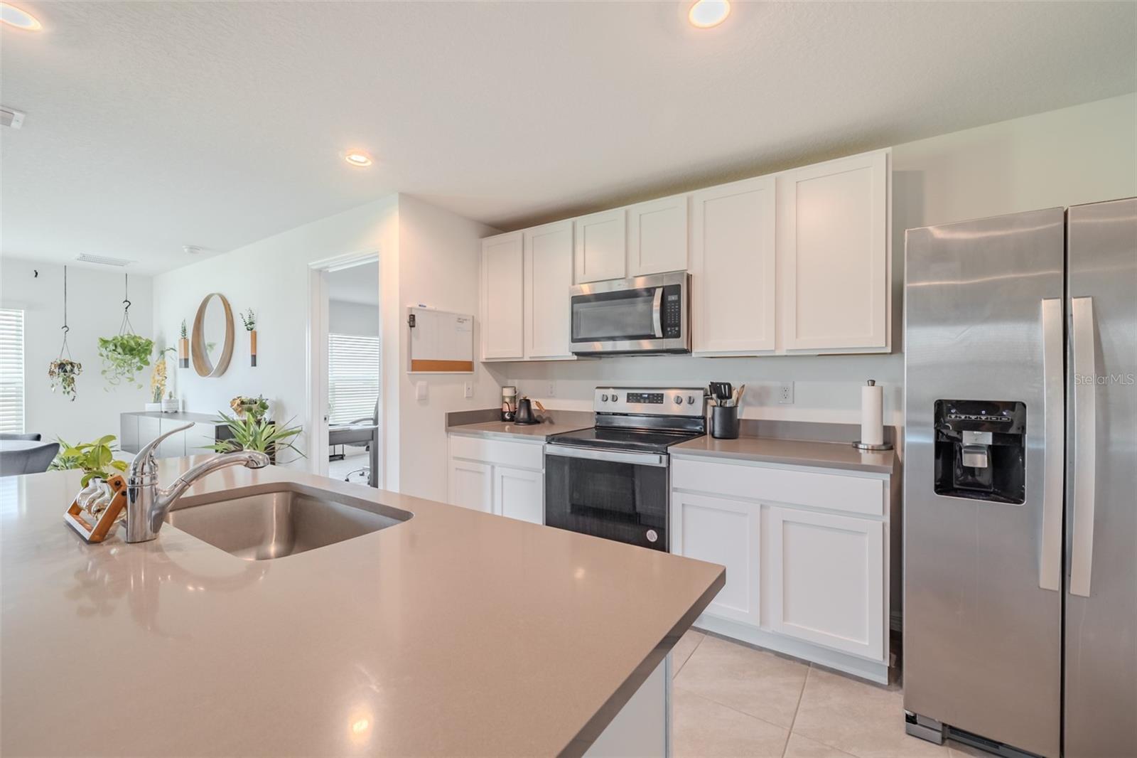 Listing photo id 16 for 802 Ace Outlaw Avenue