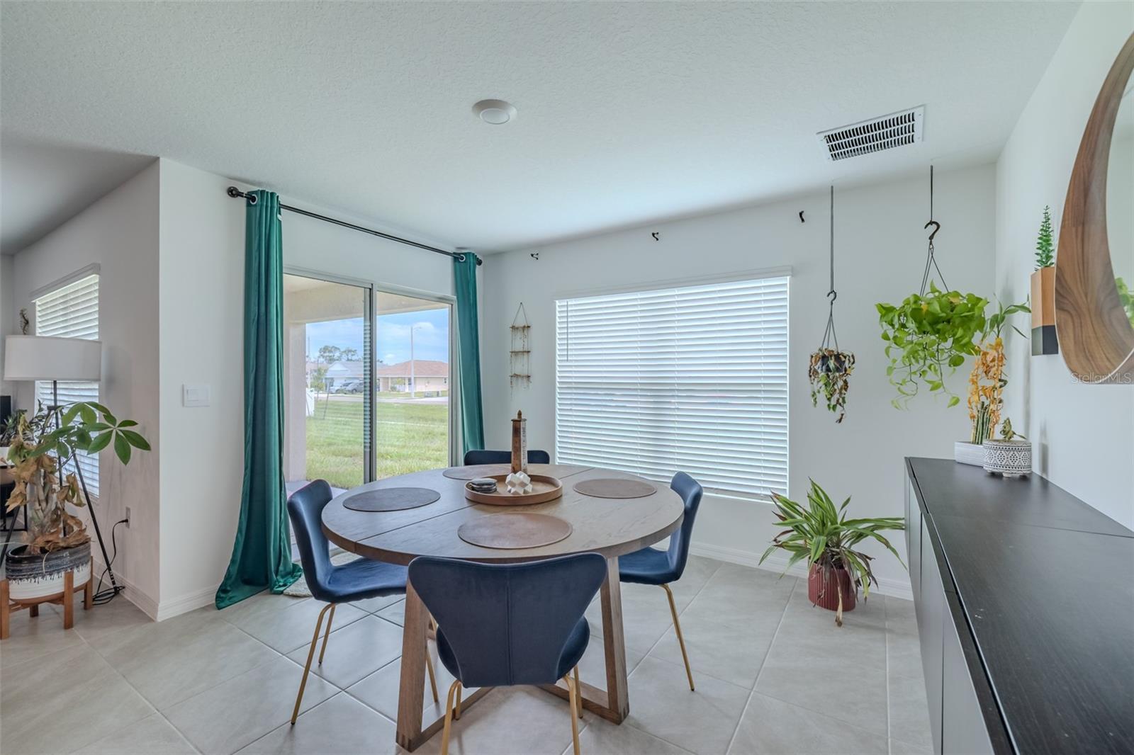 Listing photo id 21 for 802 Ace Outlaw Avenue