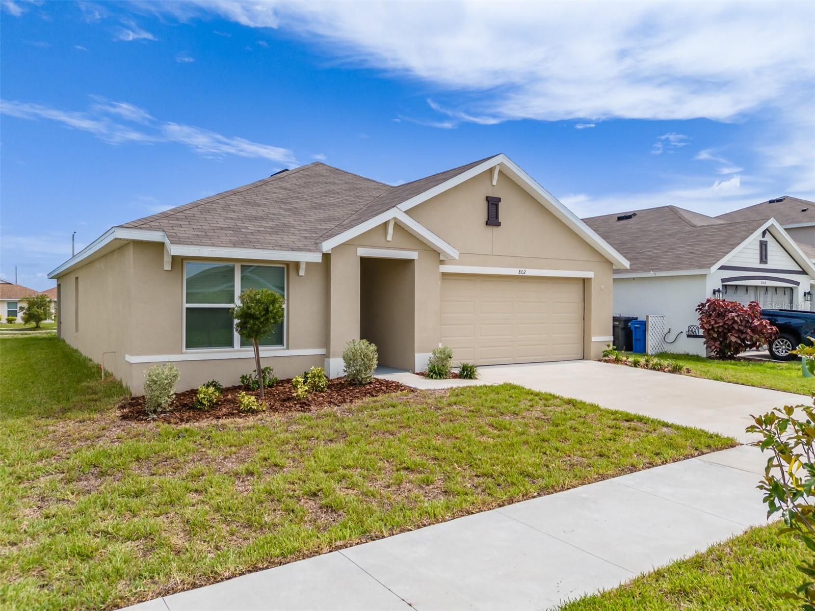 Listing photo id 1 for 802 Ace Outlaw Avenue