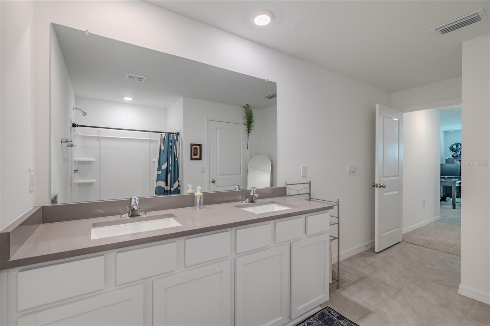 Listing photo id 28 for 802 Ace Outlaw Avenue