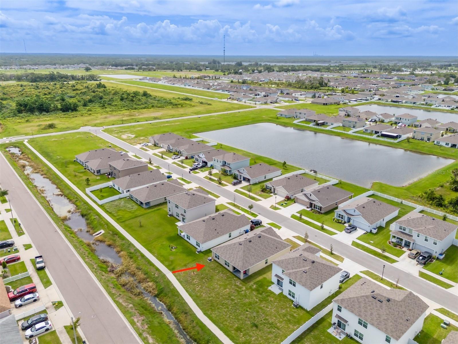 Listing photo id 36 for 802 Ace Outlaw Avenue