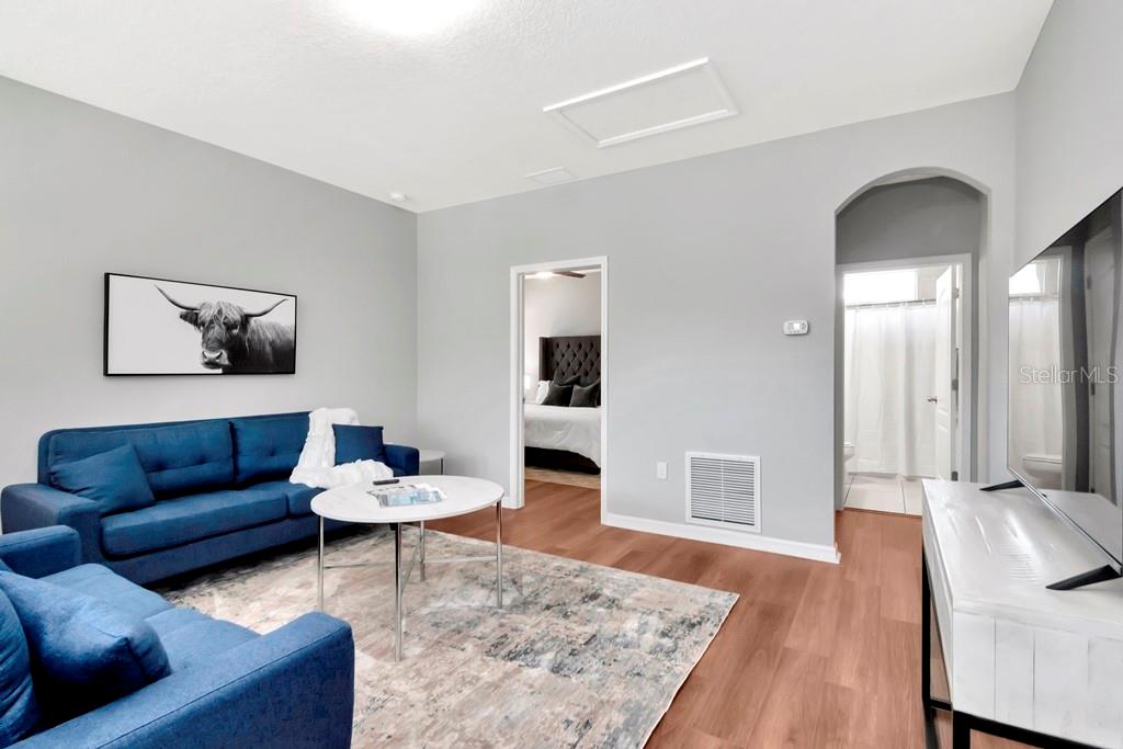 Image 12 of 40 For 8023 Interbay Boulevard