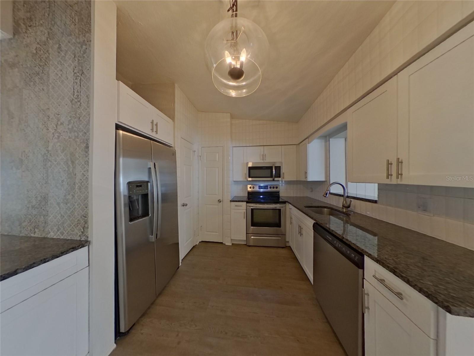 Image 6 of 20 For 6193 39th Avenue N