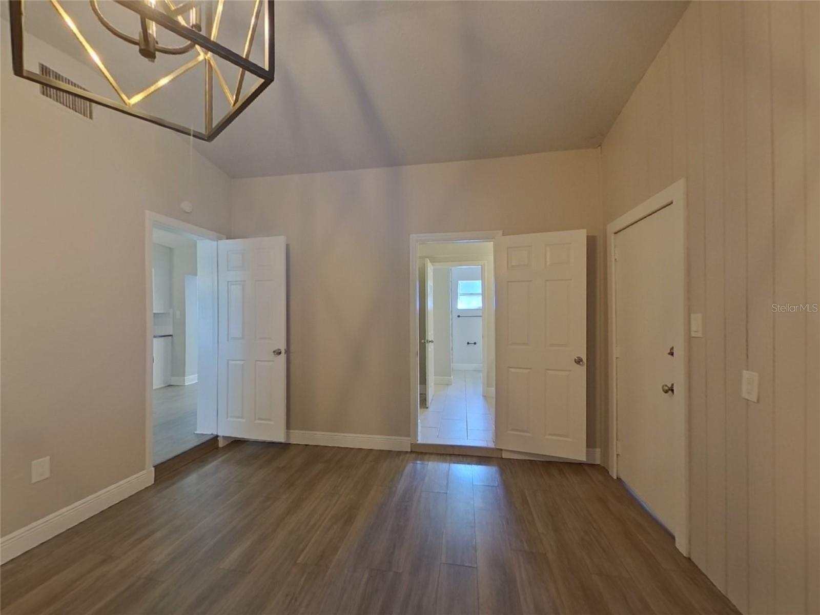 Image 7 of 20 For 6193 39th Avenue N