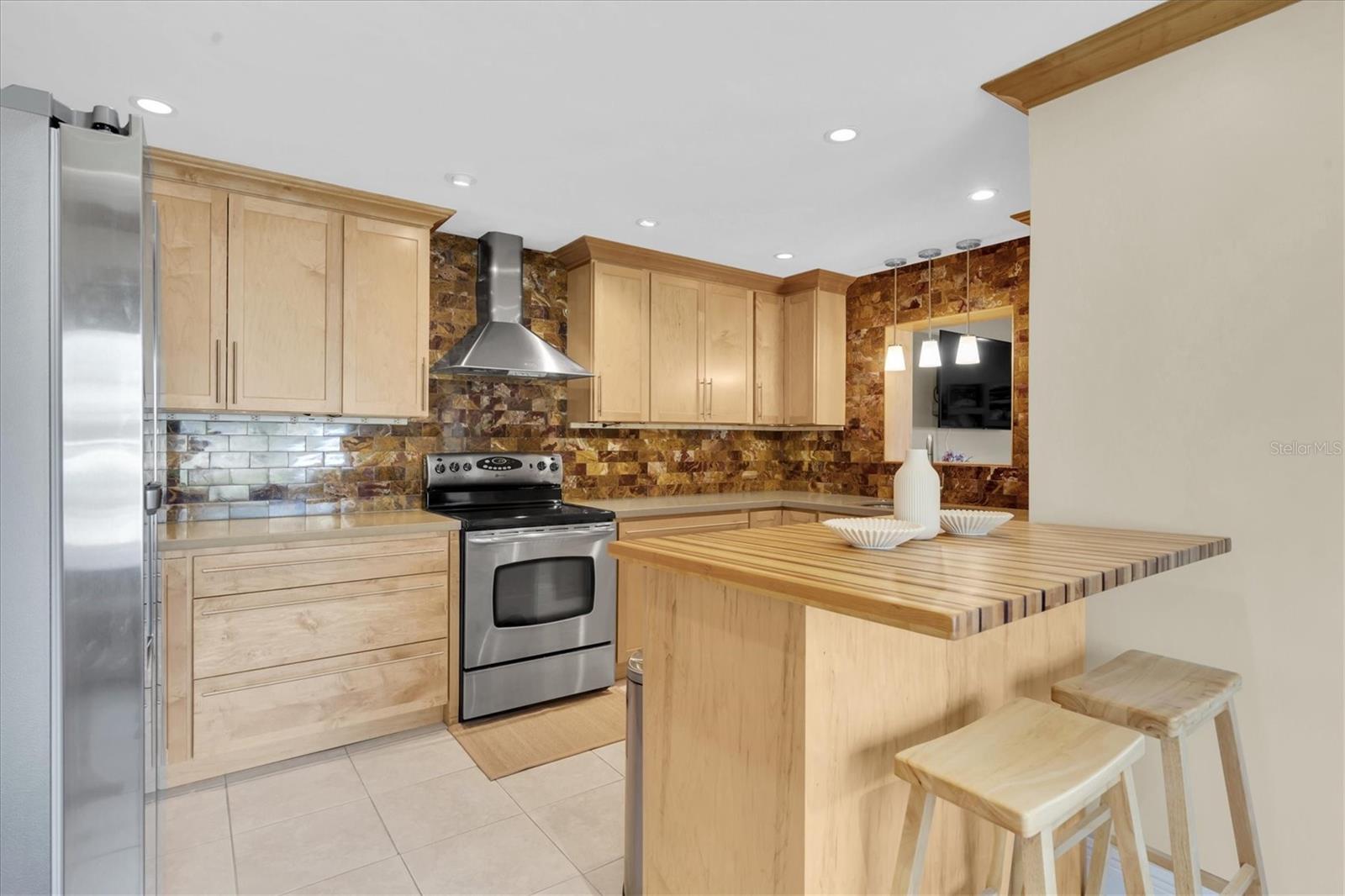 Image 12 of 59 For 4062 9th Avenue N