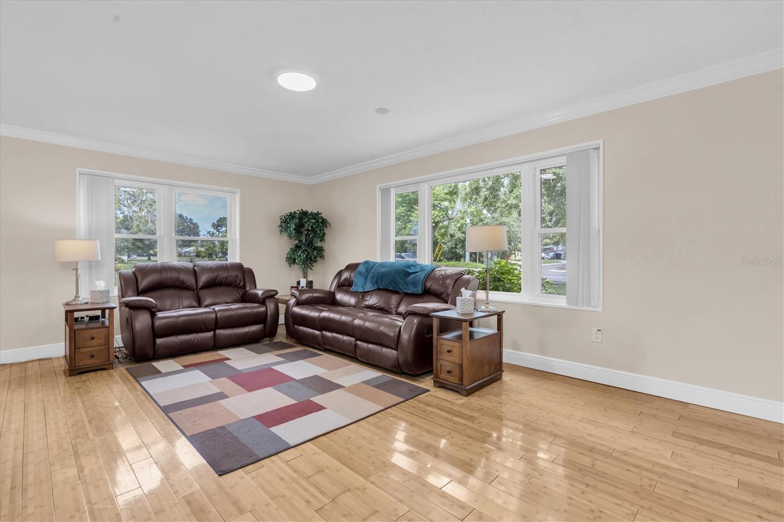 Image 7 of 59 For 4062 9th Avenue N
