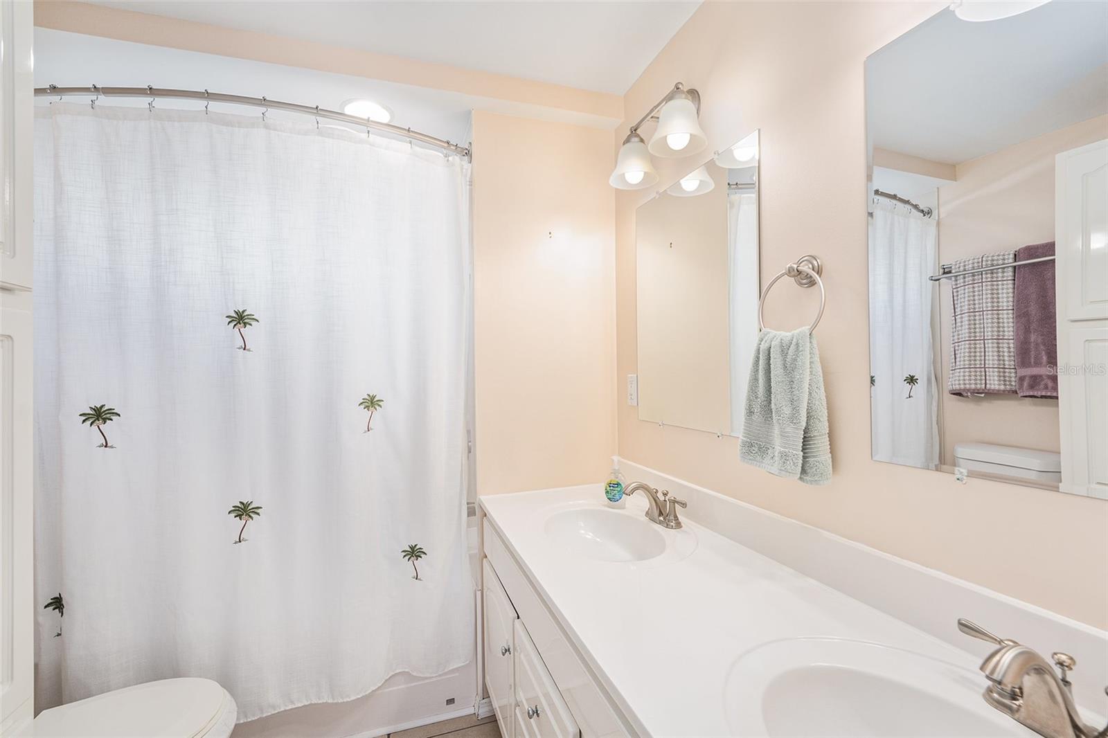 Image 13 of 27 For 34527 Violet Drive N