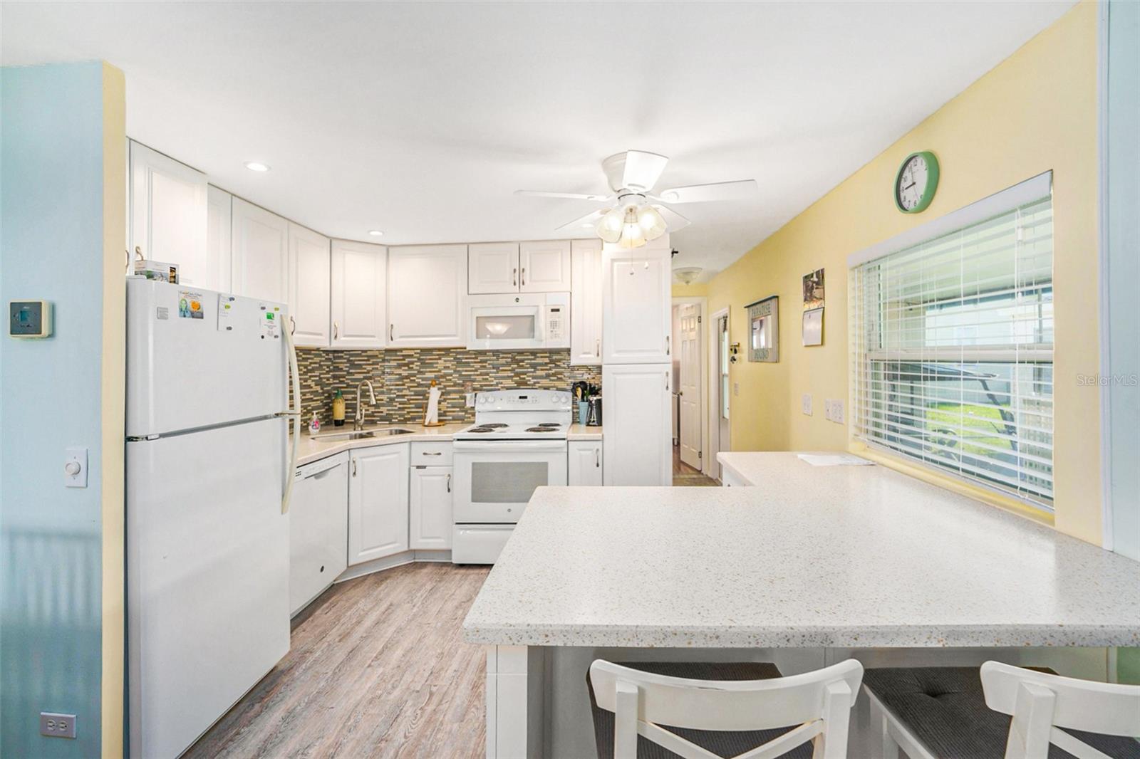 Image 3 of 27 For 34527 Violet Drive N