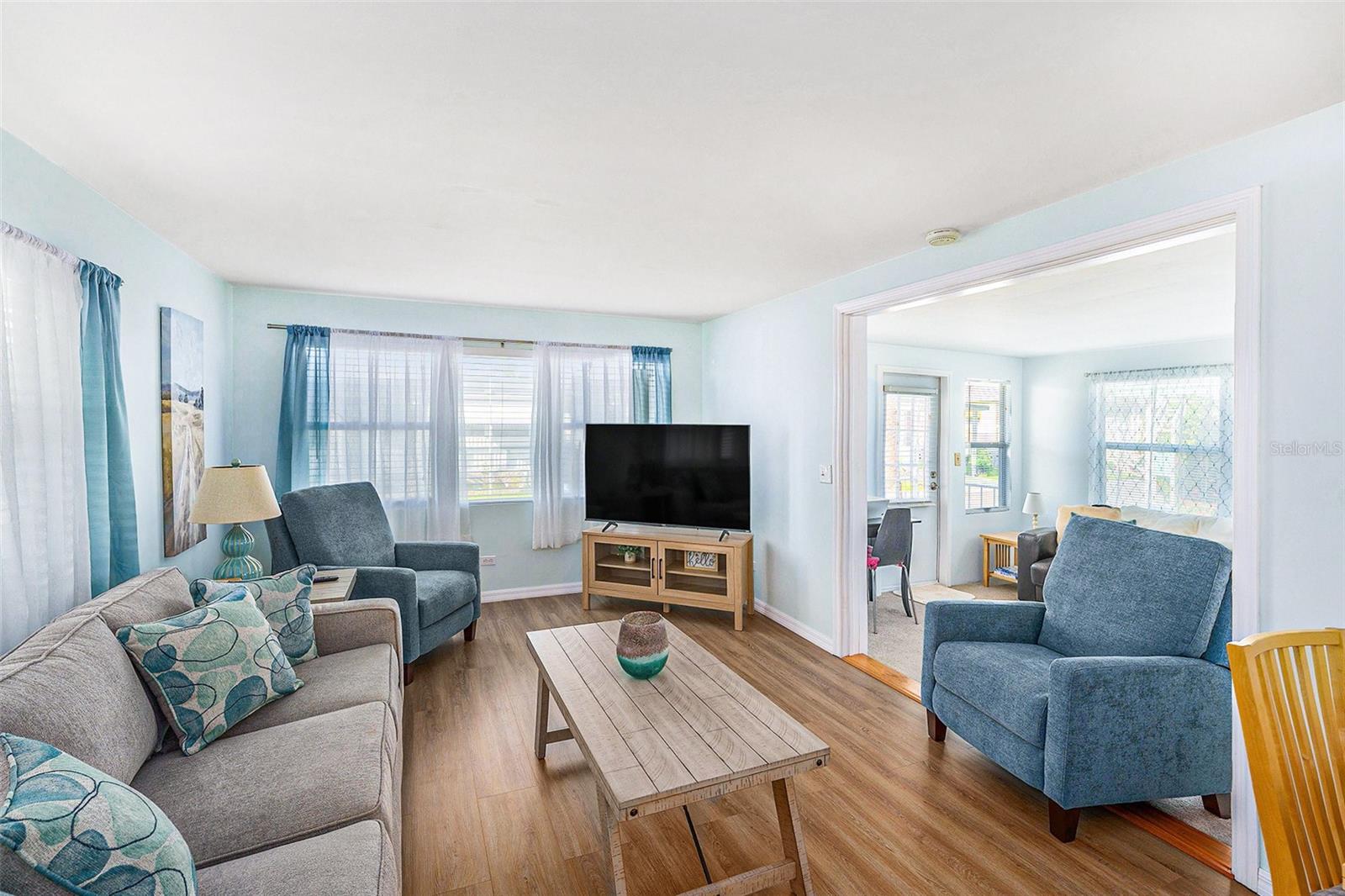 Image 4 of 27 For 34527 Violet Drive N