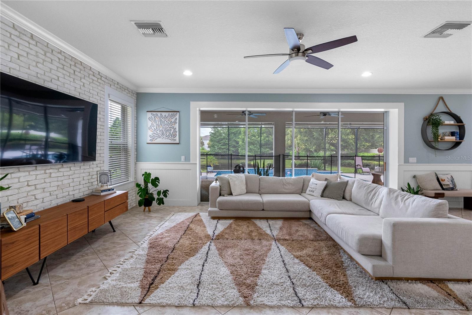 Image 23 of 77 For 11614 Orange Palm Way
