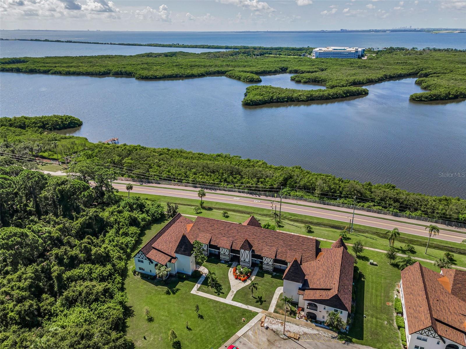 Image 16 of 93 For 320 Bayshore Boulevard 107