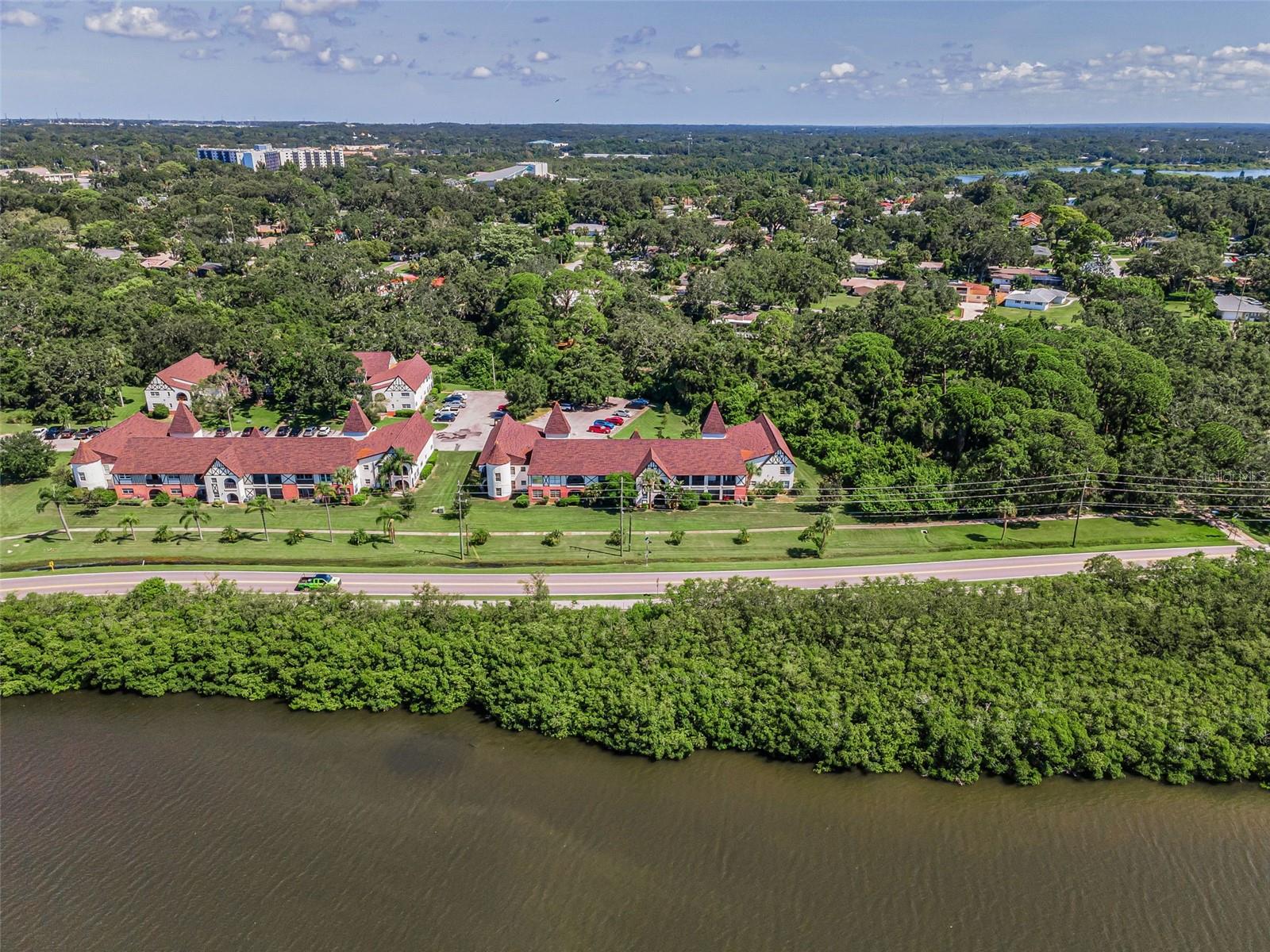 Image 55 of 93 For 320 Bayshore Boulevard 107
