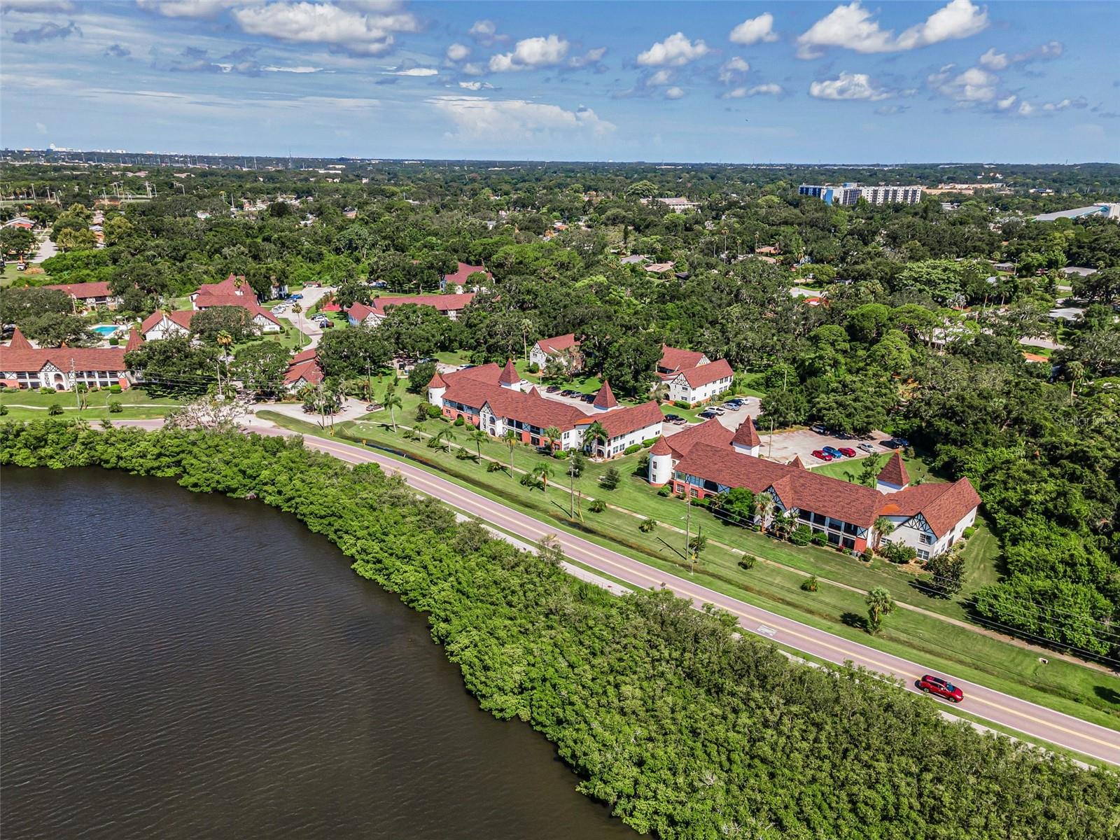 Image 58 of 93 For 320 Bayshore Boulevard 107