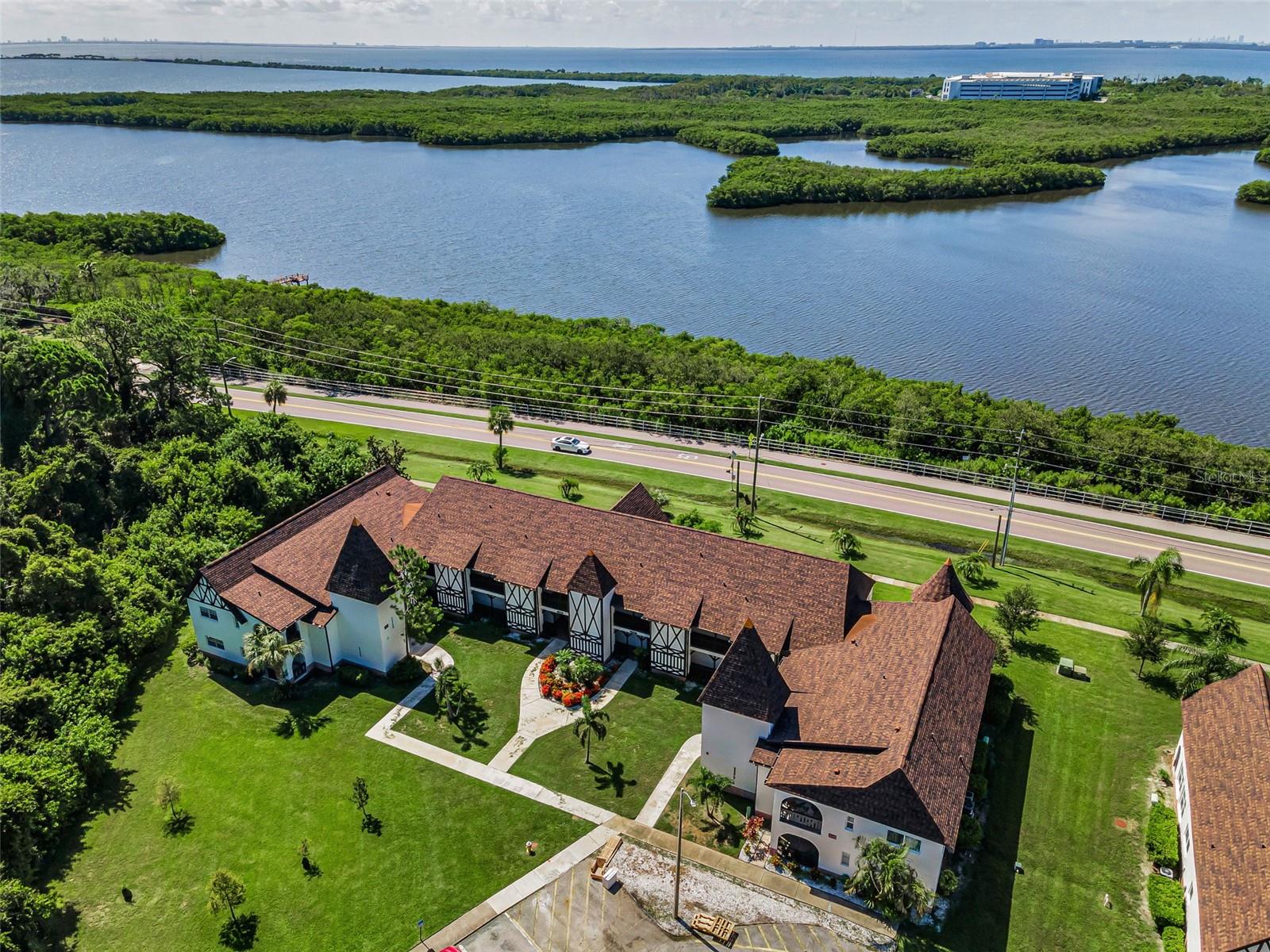 Image 9 of 93 For 320 Bayshore Boulevard 107