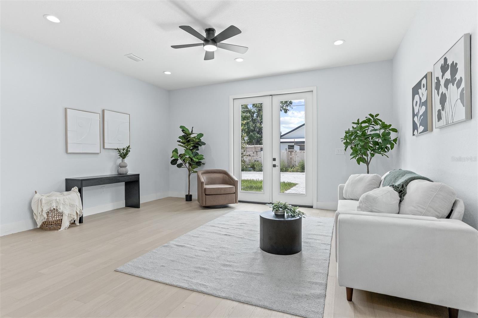 Image 12 of 28 For 2512 Chestnut Street 2