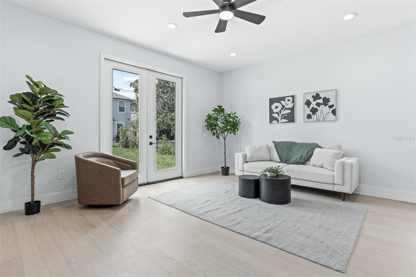 Image 13 of 28 For 2512 Chestnut Street 2