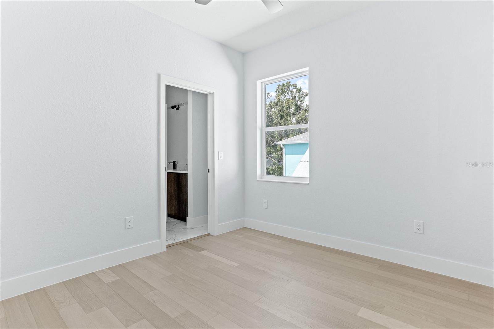 Image 21 of 28 For 2512 Chestnut Street 2