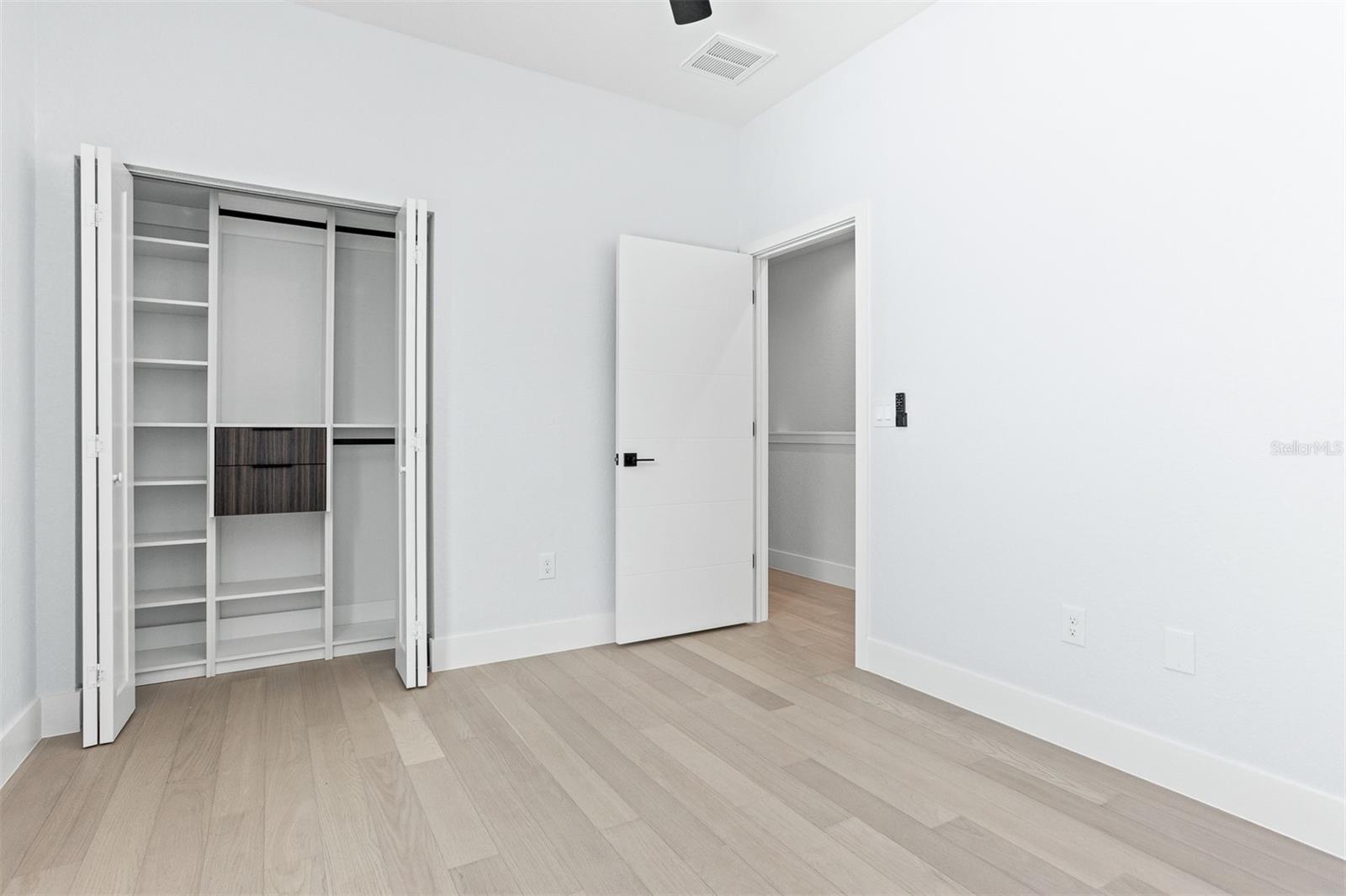 Image 24 of 28 For 2512 Chestnut Street 2
