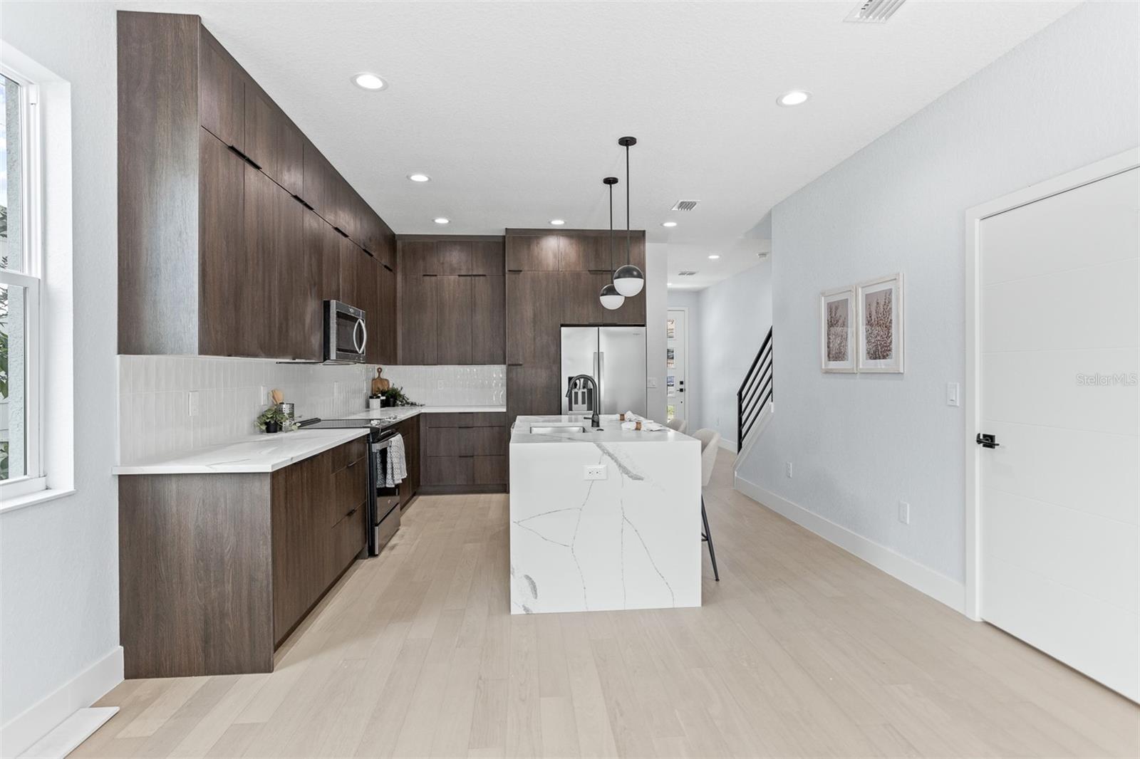 Image 6 of 28 For 2512 Chestnut Street 2