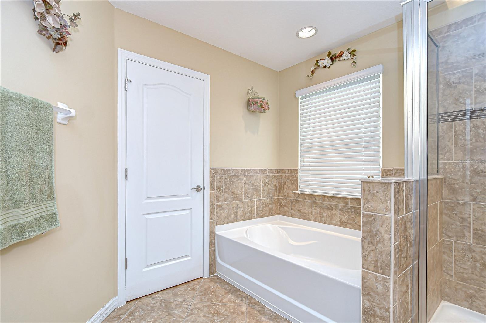 Image 52 of 100 For 2499 Calvano Drive