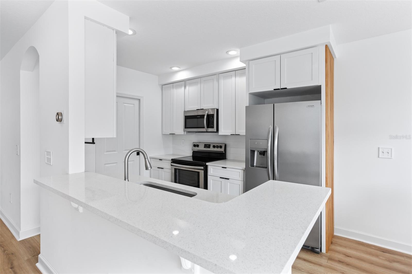 Image 10 of 46 For 7307 Saint Patrick Street E
