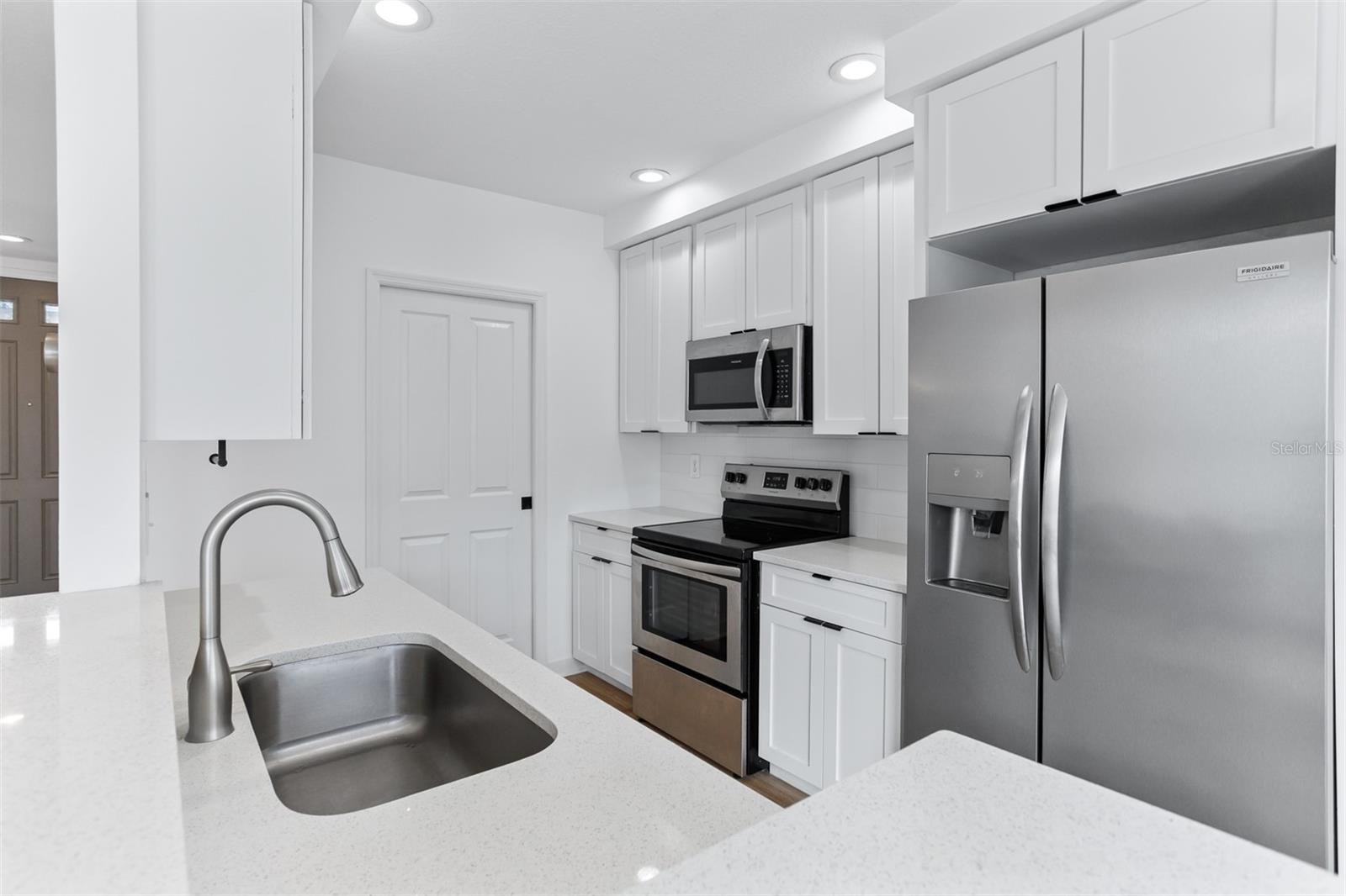 Image 12 of 46 For 7307 Saint Patrick Street E