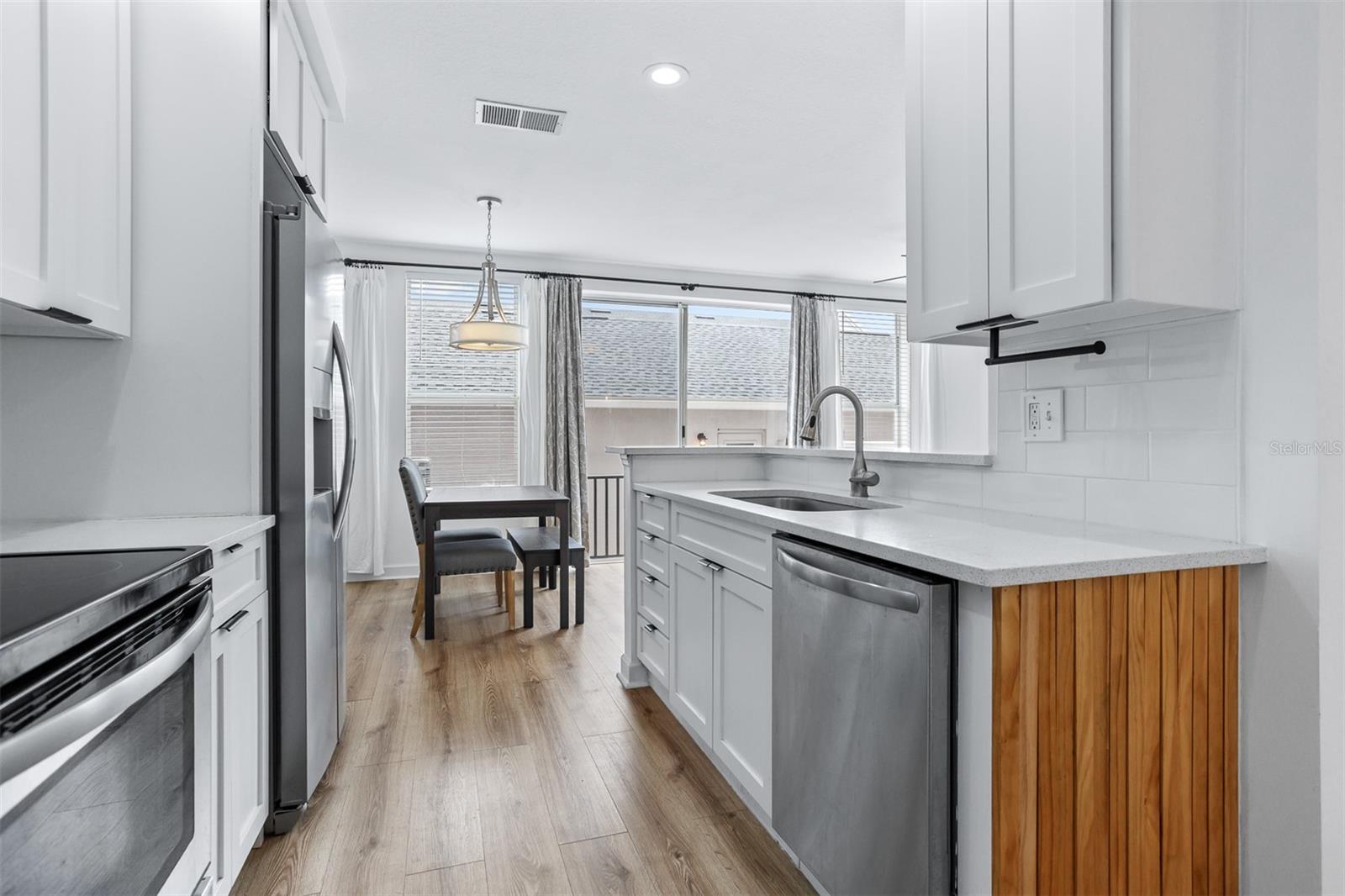 Image 17 of 46 For 7307 Saint Patrick Street E