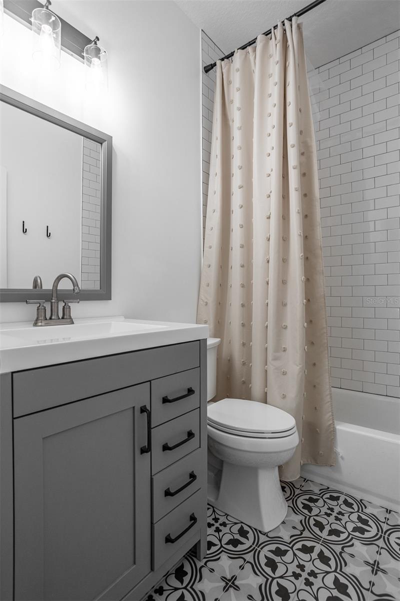 Image 37 of 46 For 7307 Saint Patrick Street E