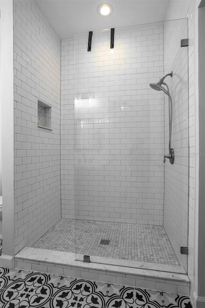 Image 40 of 46 For 7307 Saint Patrick Street E