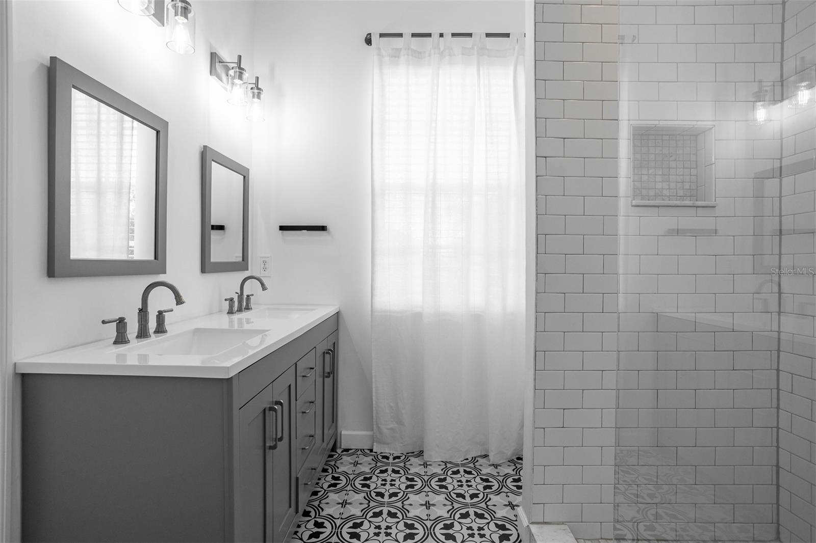 Image 41 of 46 For 7307 Saint Patrick Street E