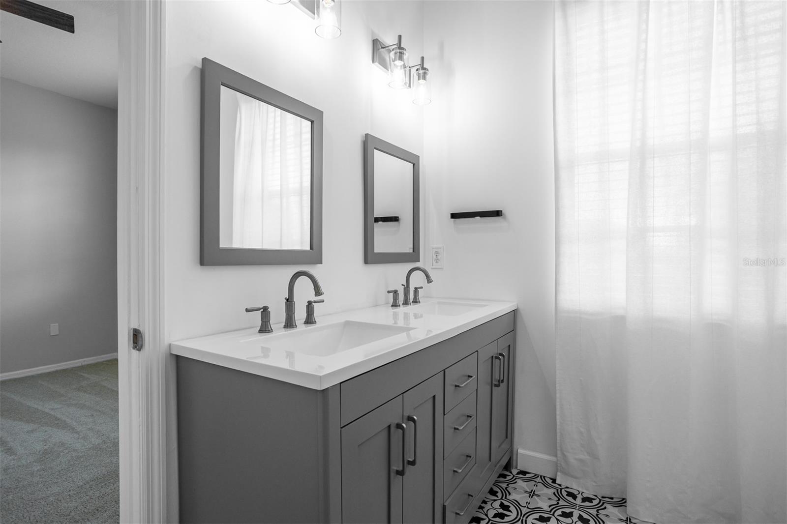 Image 42 of 46 For 7307 Saint Patrick Street E