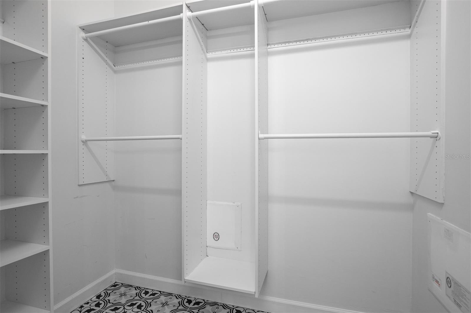 Image 44 of 46 For 7307 Saint Patrick Street E
