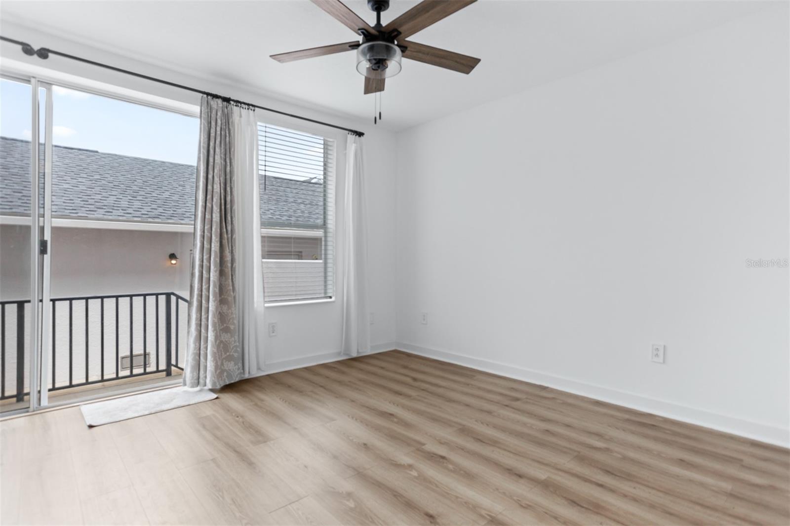 Image 5 of 46 For 7307 Saint Patrick Street E