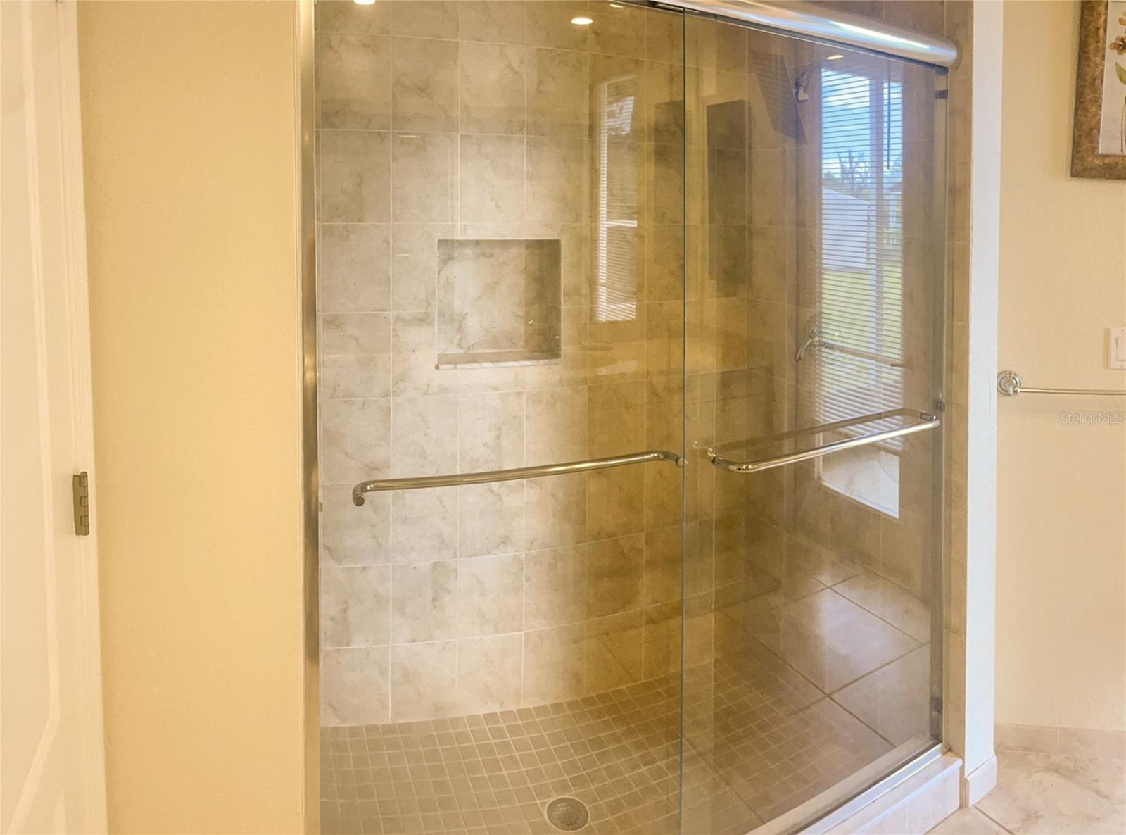 Listing photo id 12 for 7243 Bahama Swallow Avenue