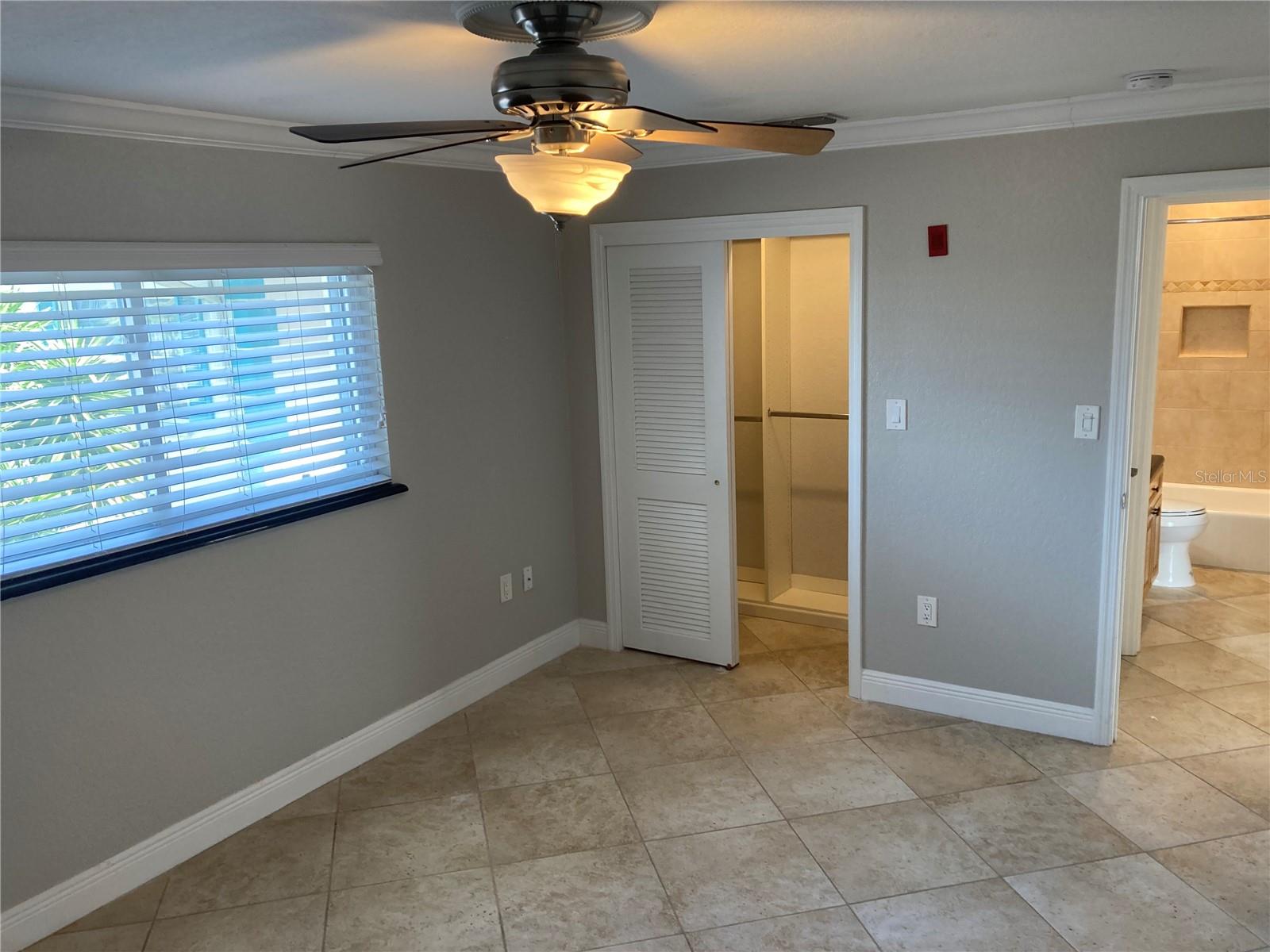 Image 6 of 13 For 11605 3rd Street E 201