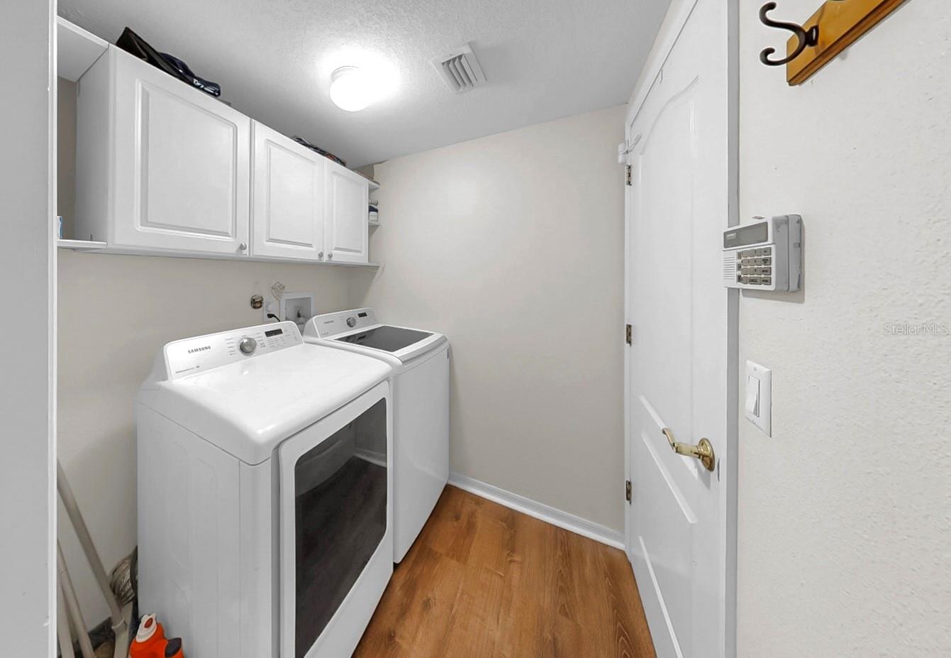 Image 27 of 30 For 4404 Castlebar Way