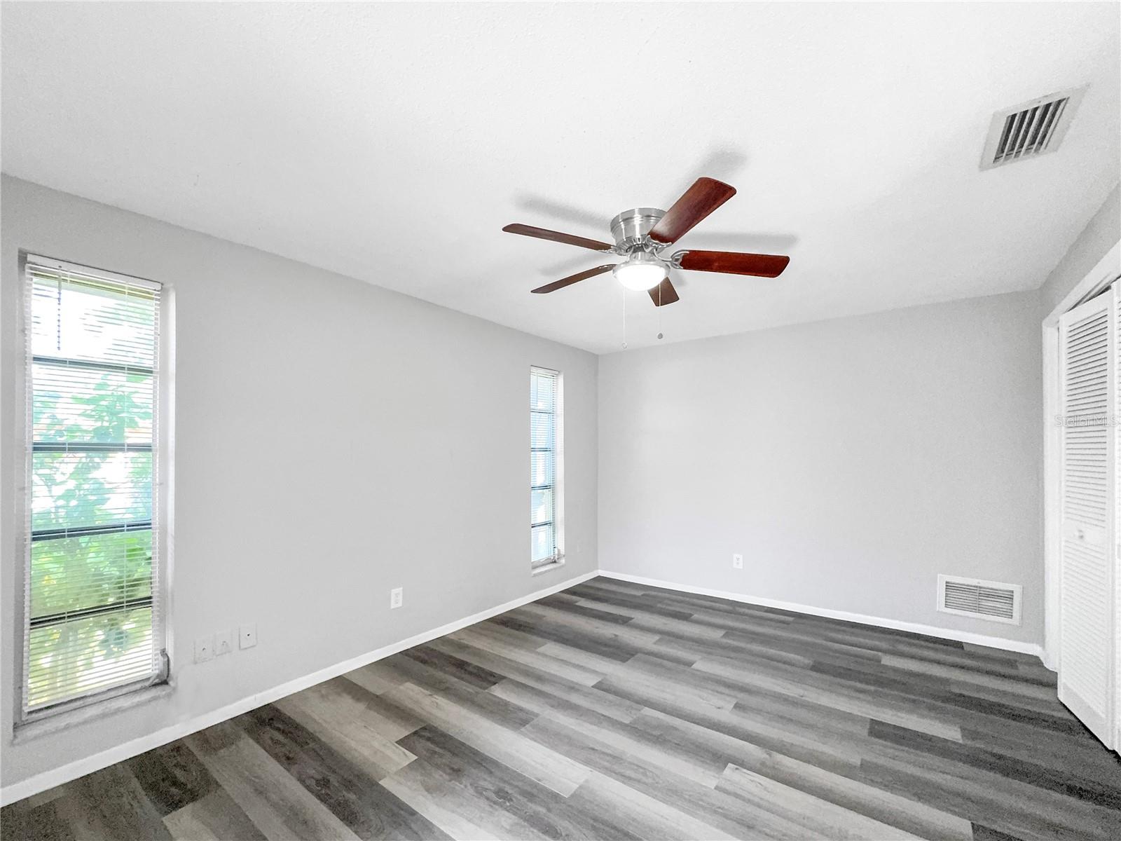 Image 10 of 16 For 928 Parkwood Drive