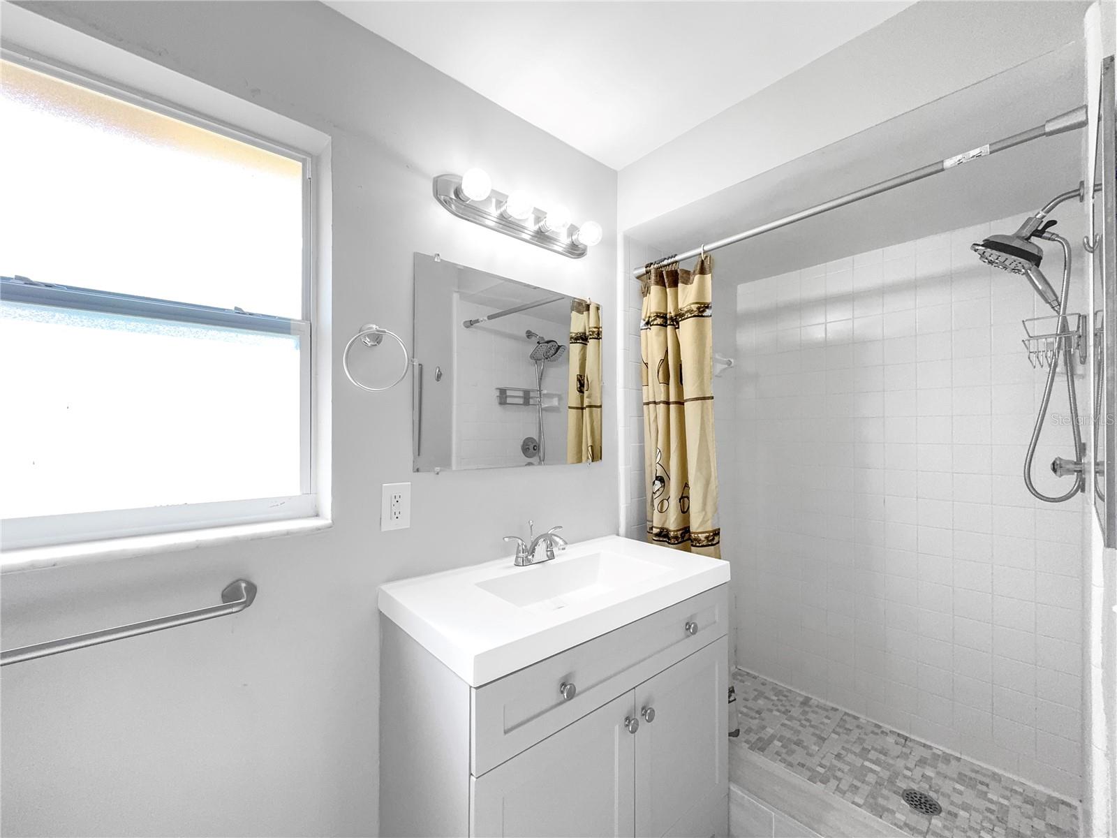 Image 12 of 16 For 928 Parkwood Drive