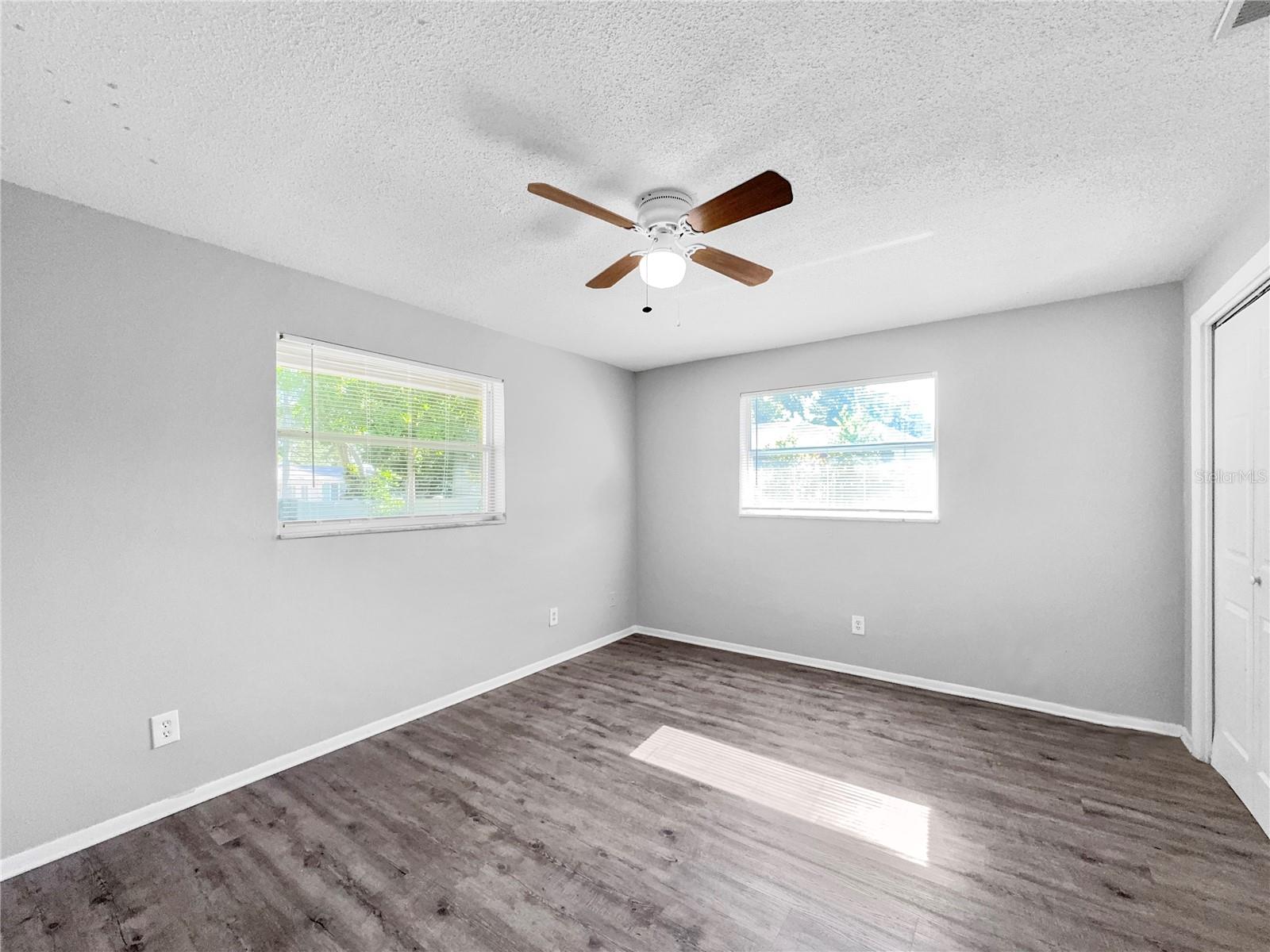 Image 14 of 16 For 928 Parkwood Drive