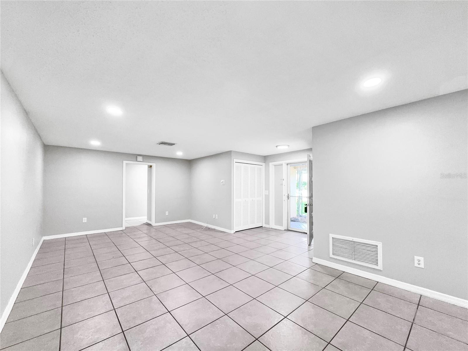 Image 3 of 16 For 928 Parkwood Drive