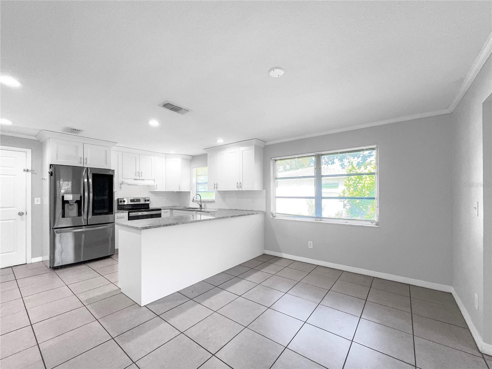 Image 5 of 16 For 928 Parkwood Drive