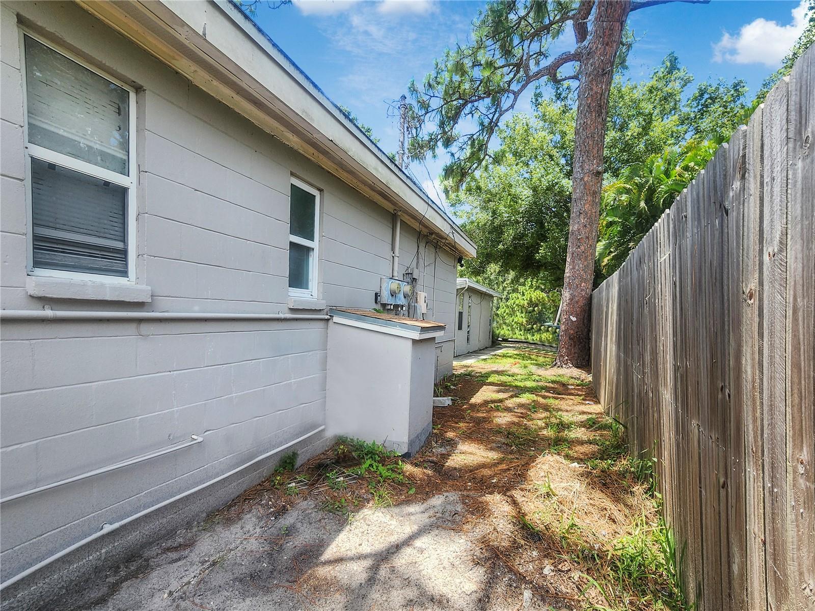 Listing photo id 13 for 1956 Mcmullen Road 1