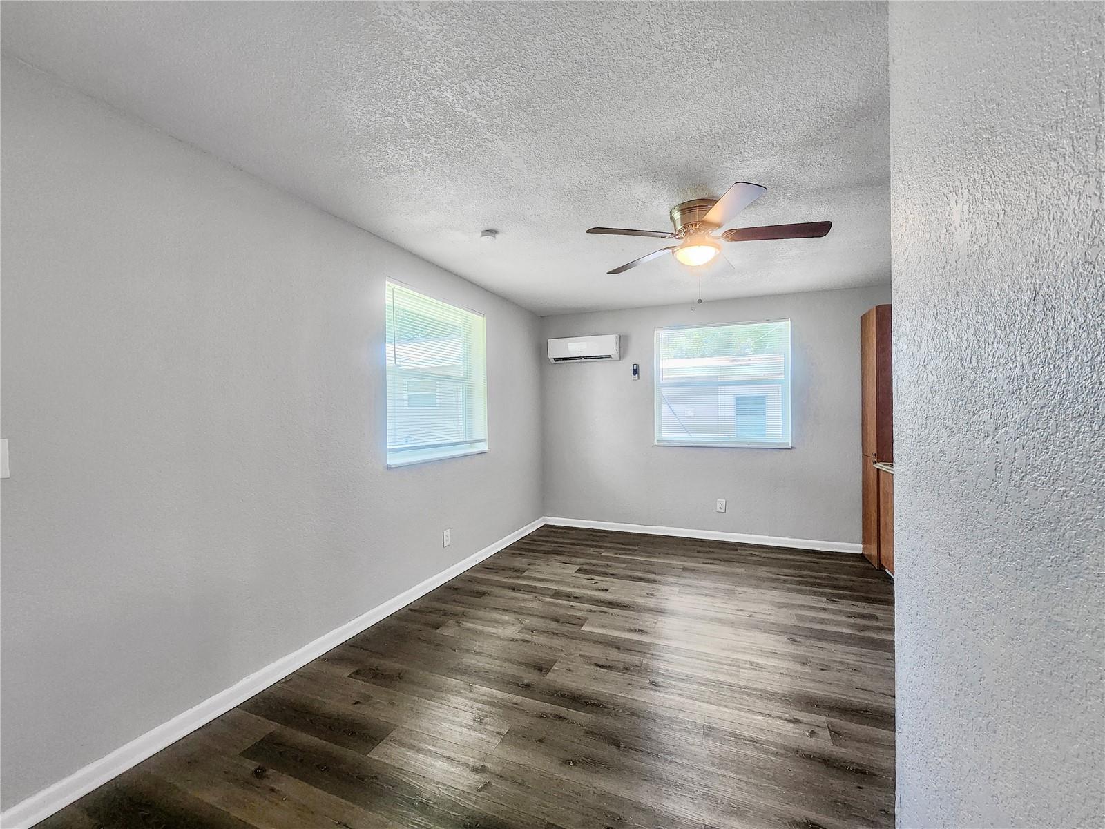 Listing photo id 6 for 1956 Mcmullen Road 1
